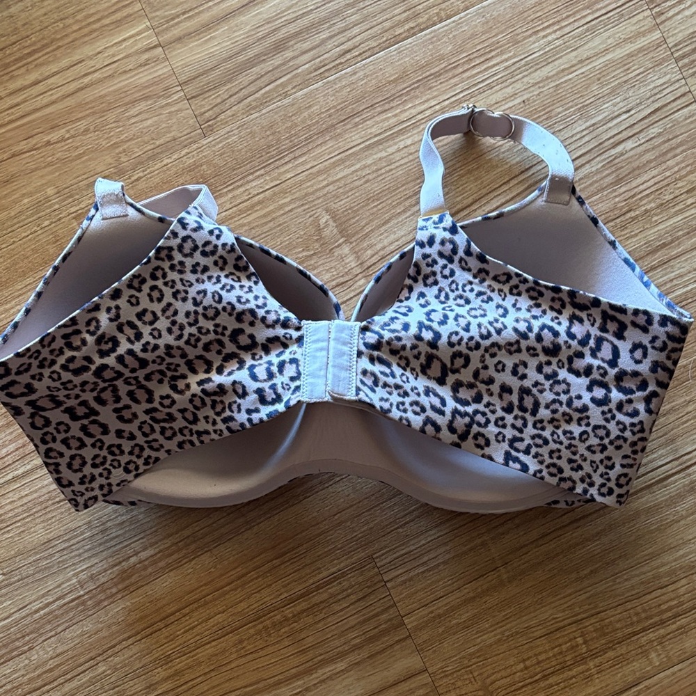 Victoria's Secret Leopard Print Bra Size 38DDD - Picture 3 of 6